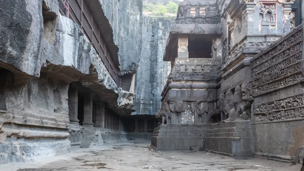 Ellora Caves & Kailasa Temple